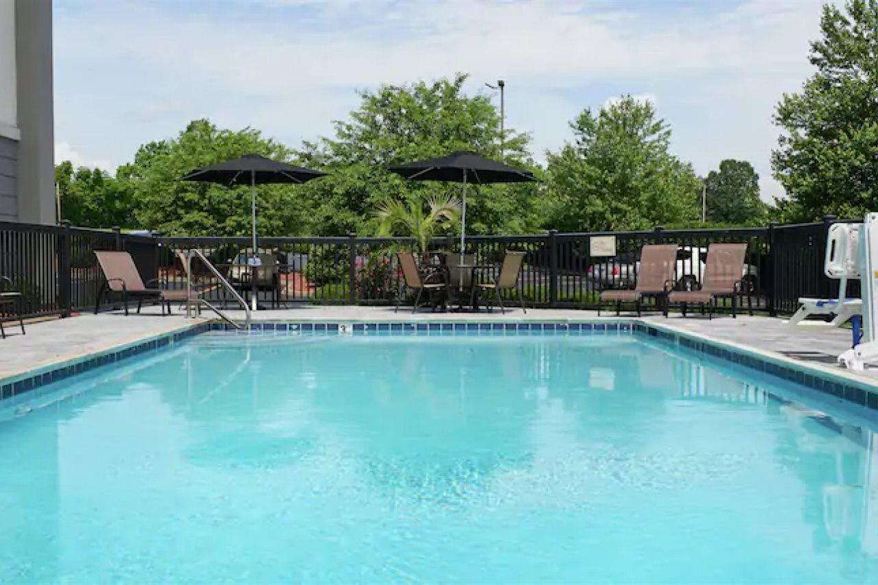 Hampton Louisville/i-65/brooks Road Hotel 3*